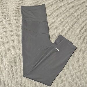 Nike Maternity Women's High-Waisted Leggings